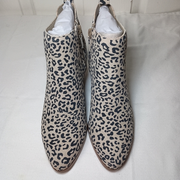 🩷 Violet & Red Animal Print Heeled Bootie Size 7M - Picture 5 of 10